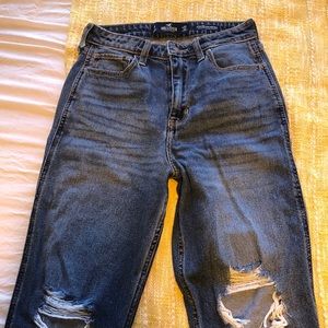 Hollister Ultra high rise mom jean